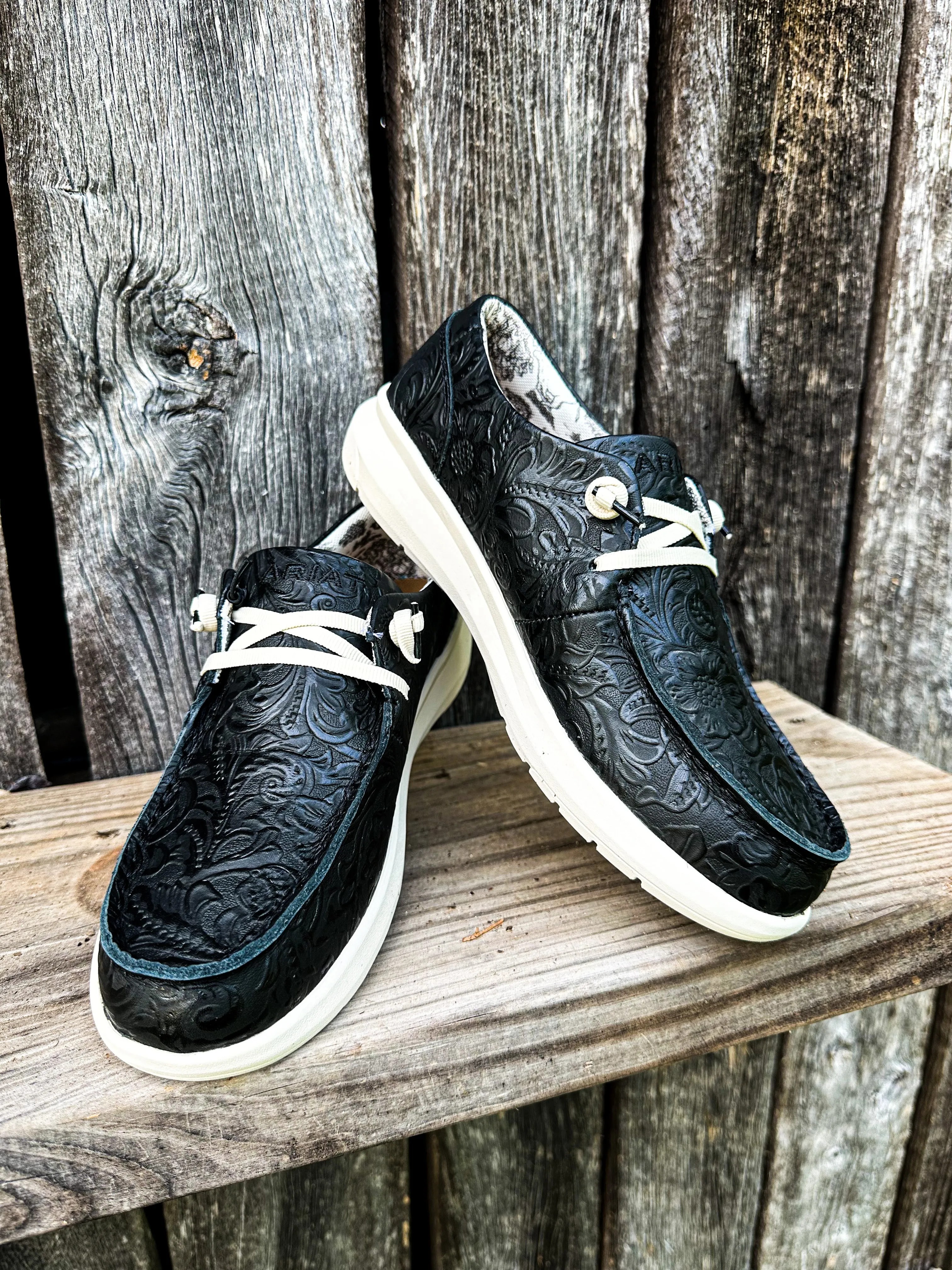 Black Floral Emboss Ariat Hilo