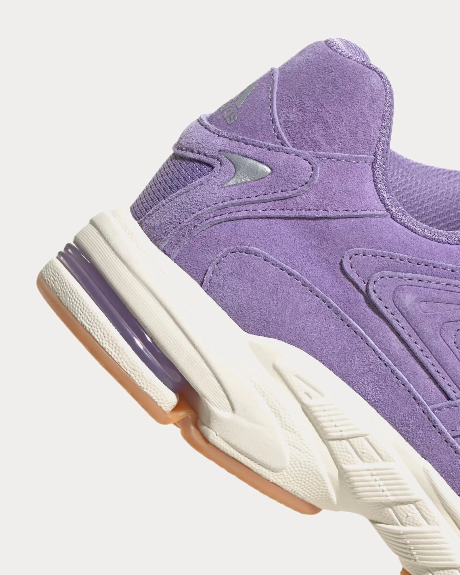 Response CL Magic Lilac / Off White / Gum Low Top Sneakers