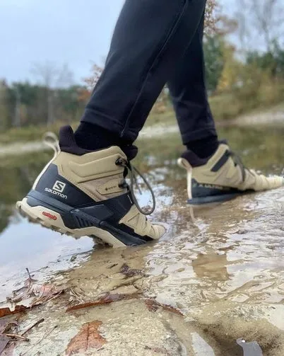 Salomon Mens X Ultra 4 MID GTX Hiking Shoes